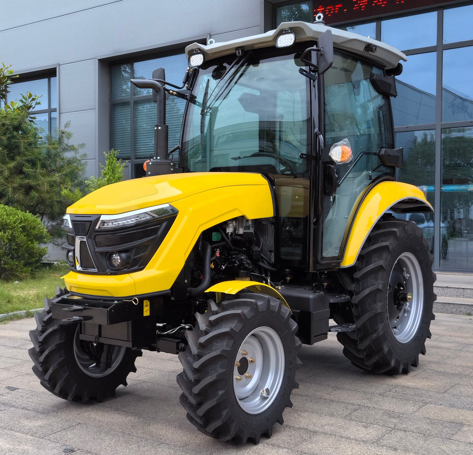 E-Mark approved tractor 50hp/70hp